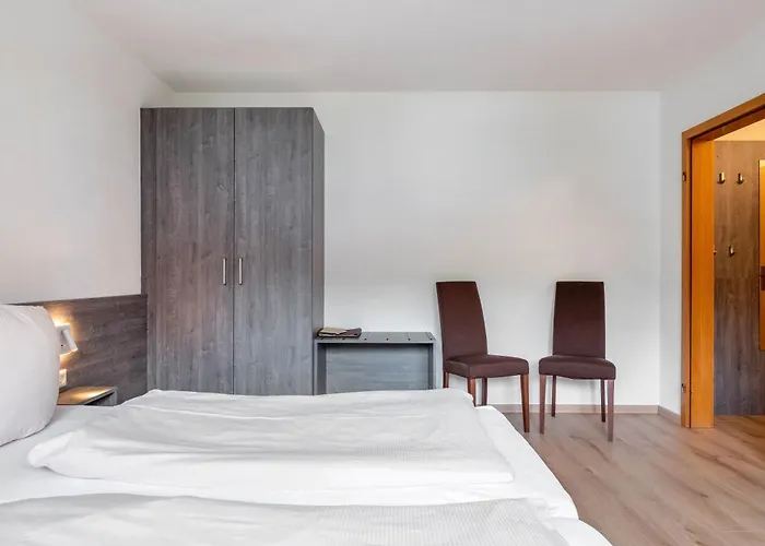 Gaestehaus Schwoerer לנצקירש